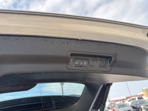 Used 2022 Ford Explorer XLT w/ Equipment Group 202A image 13