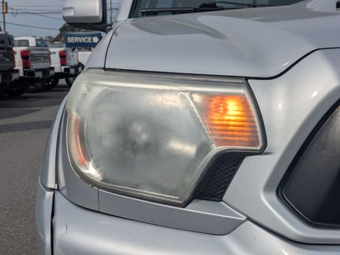 Used 2012 Toyota Tacoma PreRunner image 10