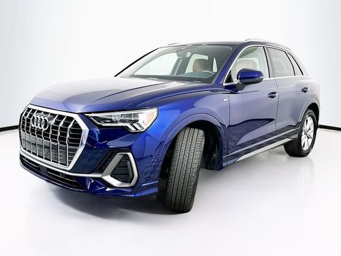 Used 2025 Audi Q3 2.0T Premium Plus w/ Premium Plus Package AWD/4WD image 2