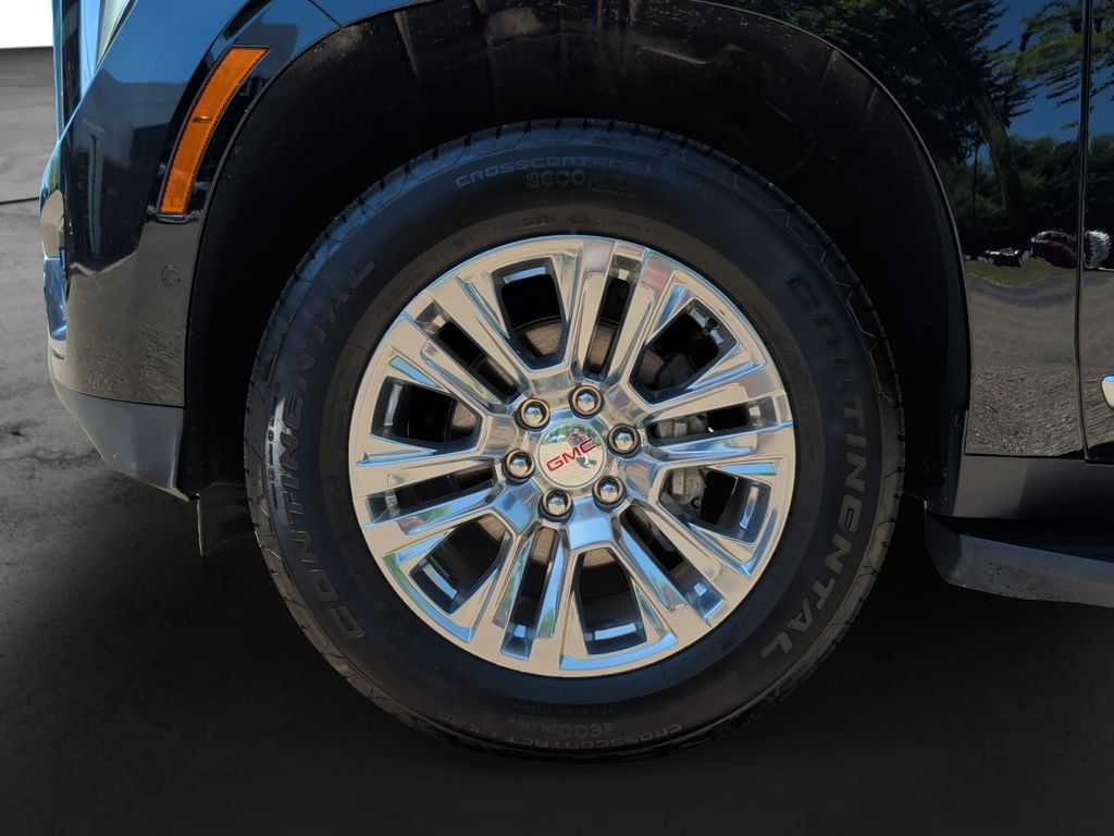 Used 2025 GMC Yukon Denali AWD/4WD image 9