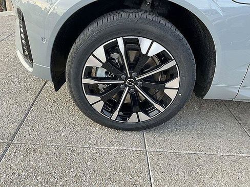 New 2026 Volvo XC60 T8 Plus w/ Protection Package Premier AWD/4WD image 12