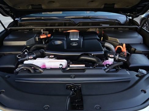 Used 2026 Lexus LX 700h Luxury w/ Accessory Package (Z1) image 36