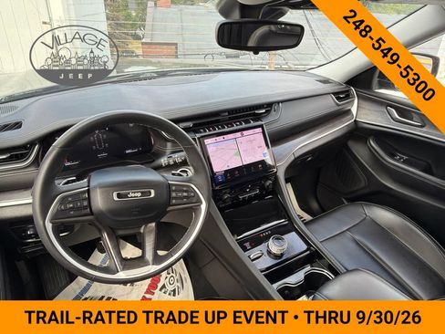 Used 2023 Jeep Grand Cherokee L Limited AWD/4WD image 12