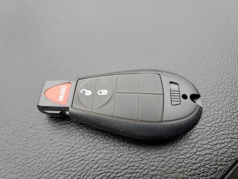 Used 2019 Dodge Grand Caravan SE image 24