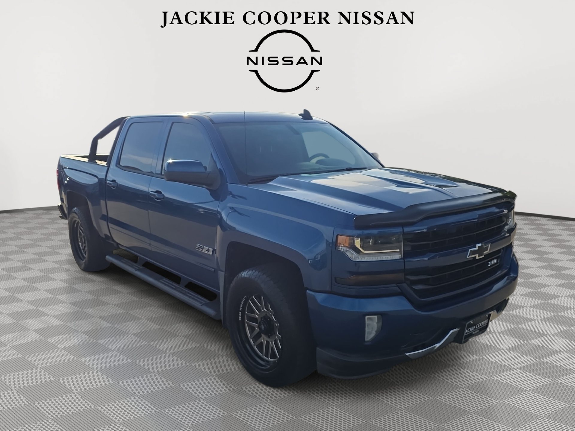 Used 2018 Chevrolet Silverado 1500 LT w/ All Star Edition AWD/4WD image 3