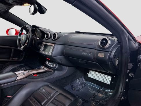 Used 2012 Ferrari California RWD image 29
