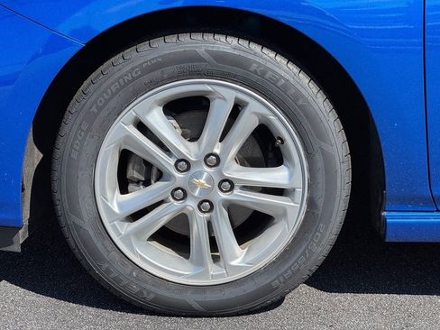 Used 2017 Chevrolet Cruze LT image 9