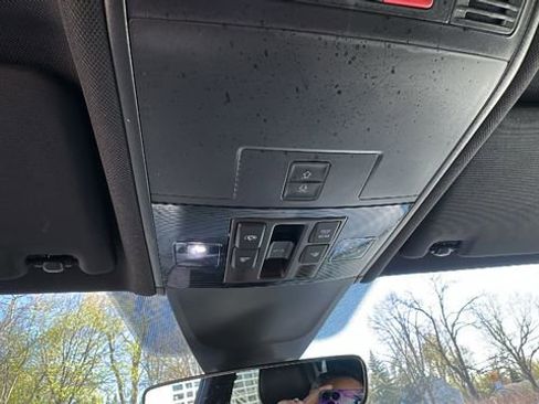 Used 2024 Volkswagen Tiguan SE R-Line image 19