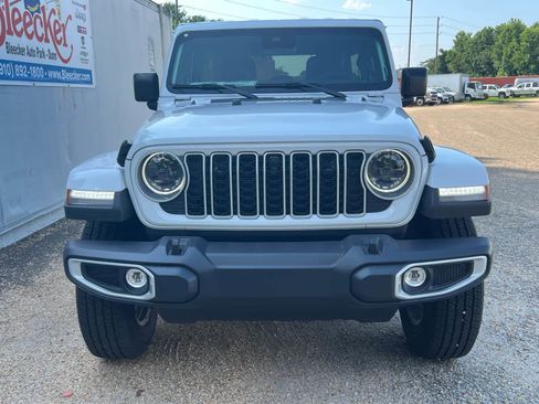 New 2025 Jeep Wrangler Sahara image 5