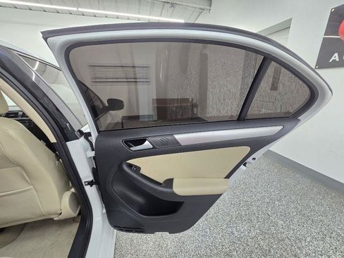 Used 2016 Volkswagen Jetta SE FWD image 29
