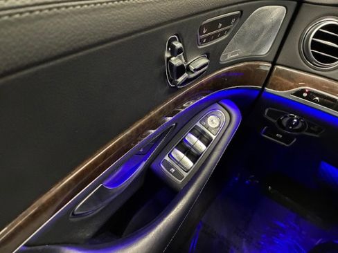 Used 2018 Mercedes-Benz S 560 4MATIC Sedan image 23