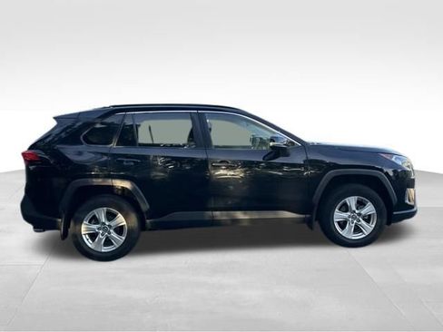 Used 2021 Toyota RAV4 XLE w/ XLE Grade Weather Package AWD/4WD image 6