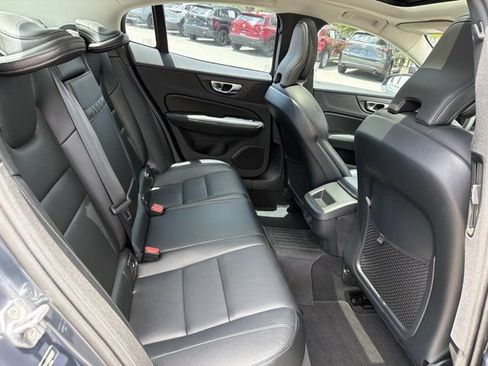 Used 2021 Volvo S60 T5 Momentum w/ Premium Package FWD image 20