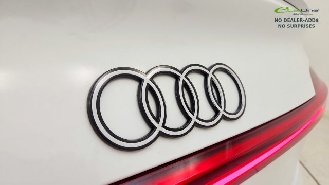 Used 2024 Audi Q8 e-tron Premium AWD/4WD image 32