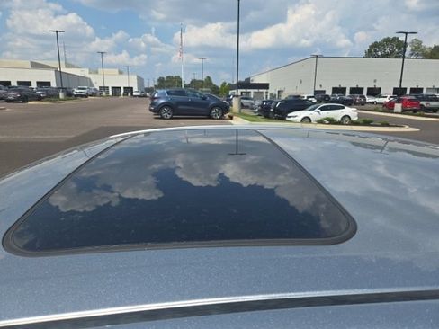 Used 2019 Toyota Camry SE FWD image 7
