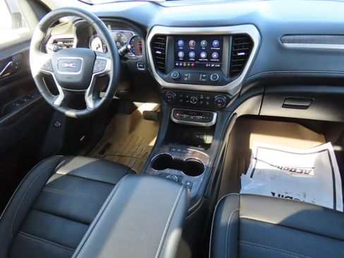 Used 2023 GMC Acadia Denali image 15