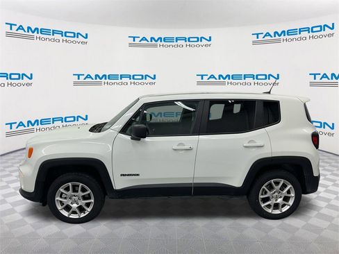 Used 2023 Jeep Renegade Latitude image 2