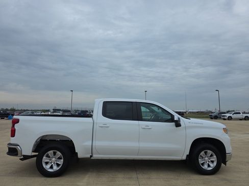 Used 2025 Chevrolet Silverado 1500 LT image 3