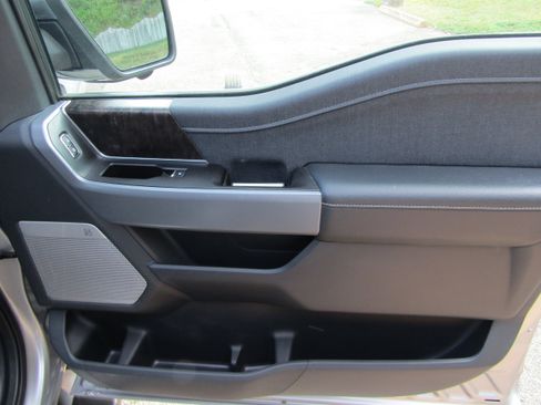Used 2022 Ford F150 Lariat AWD/4WD image 19