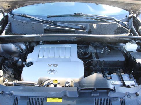 Used 2011 Toyota Highlander SE image 18