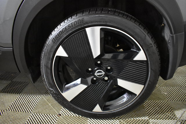 Certified 2025 Nissan Kicks SR AWD/4WD image 37