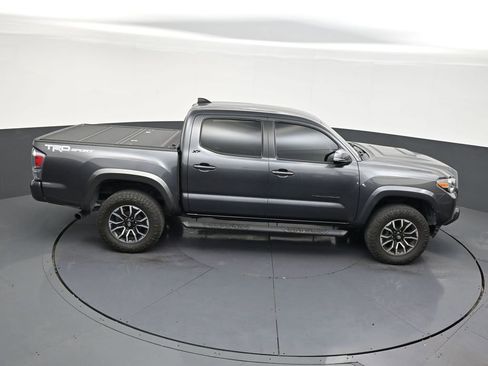 Used 2022 Toyota Tacoma TRD Sport w/ Technology Package image 17