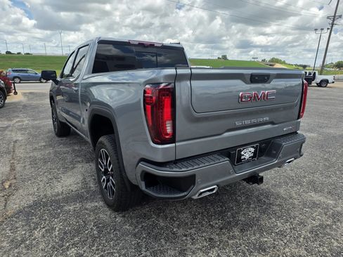Used 2025 GMC Sierra 1500 AT4 w/ Technology Package AWD/4WD image 5