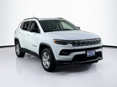 Used 2022 Jeep Compass Latitude w/ Convenience Group image 3