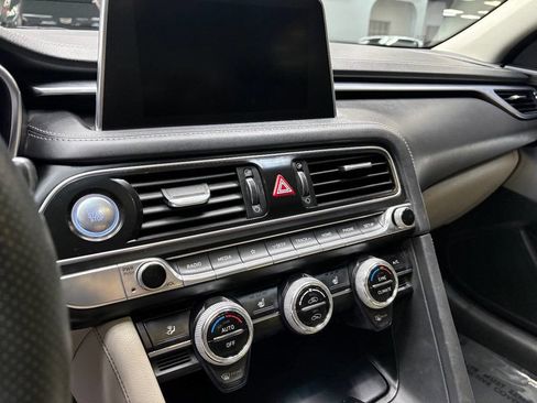 Used 2021 Genesis G70 2.0T AWD/4WD image 21