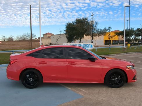 Used 2024 Honda Civic Sport image 2