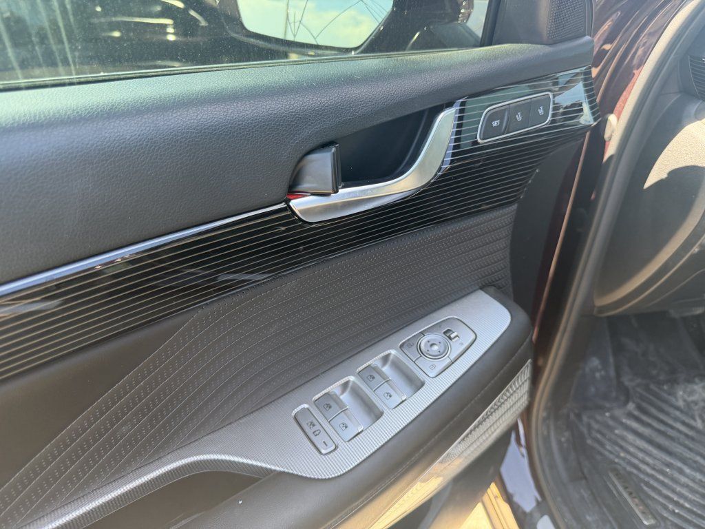 Used 2024 Hyundai Palisade Calligraphy FWD image 6