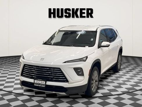 Used 2026 Buick Enclave Preferred AWD/4WD image 4