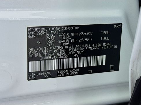 Used 2025 Toyota RAV4 XLE AWD/4WD image 31