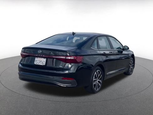 Used 2025 Volkswagen Jetta SE image 12