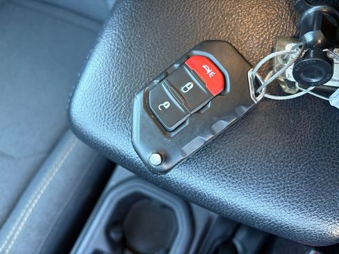 Used 2025 Jeep Wrangler Unlimited Sport AWD/4WD image 17