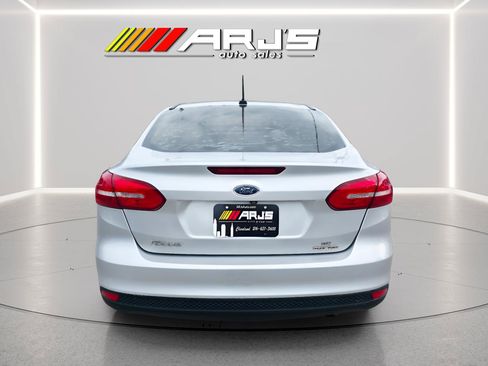 Used 2016 Ford Focus SE FWD image 3
