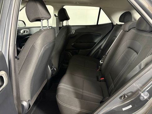 Used 2025 Hyundai Venue SEL FWD image 40