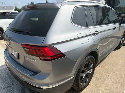 Used 2023 Volkswagen Tiguan SE w/ Panoramic Sunroof Package FWD image 13