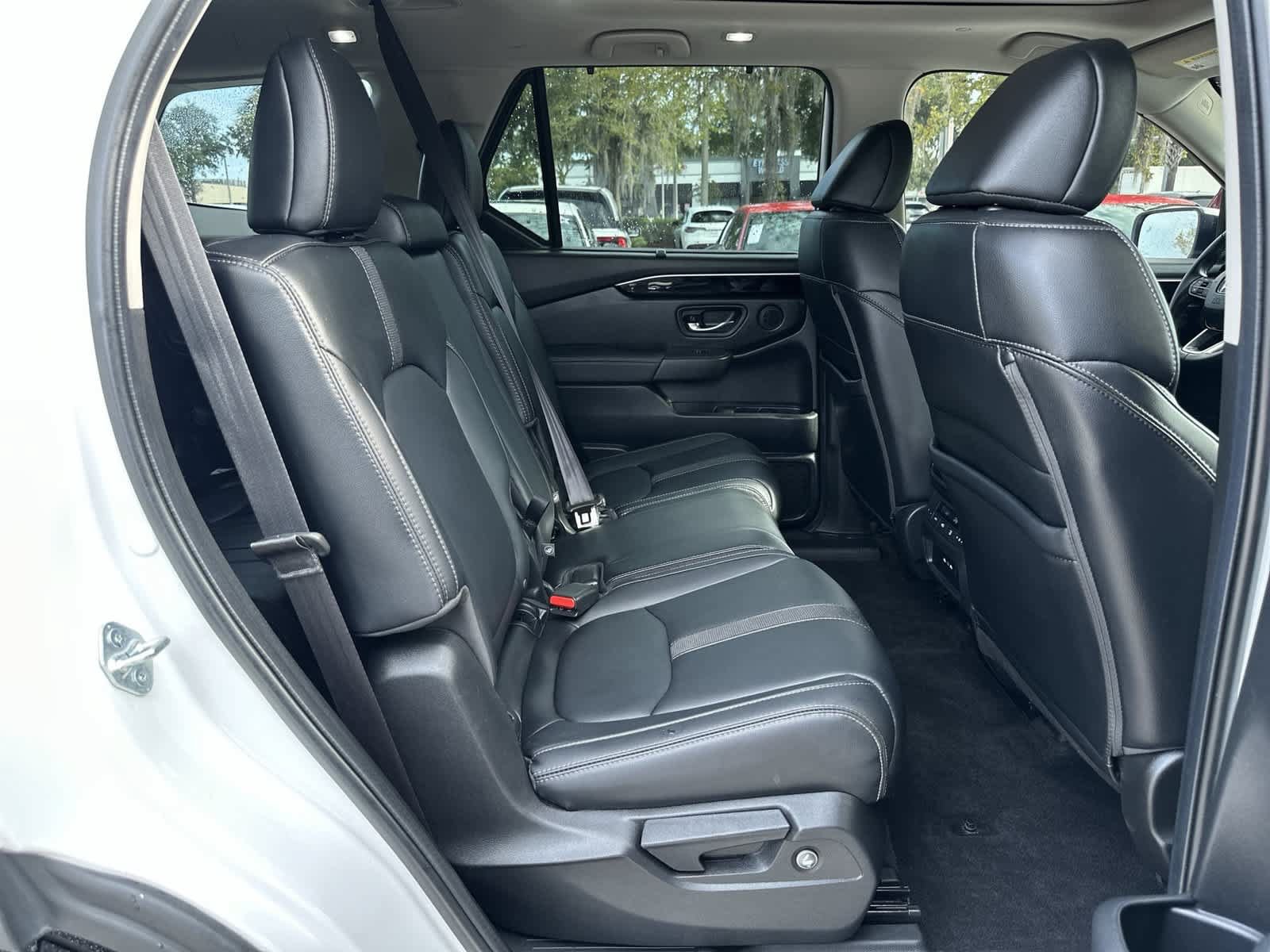 Used 2024 Honda Pilot Touring image 16