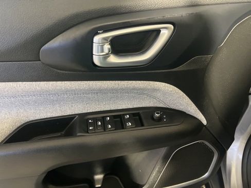 Certified 2022 Jeep Compass Latitude w/ Convenience Group image 14