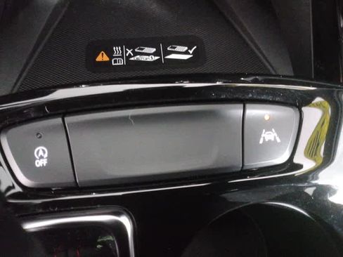 Used 2024 Chevrolet Trax RS w/ Sunroof Package image 52