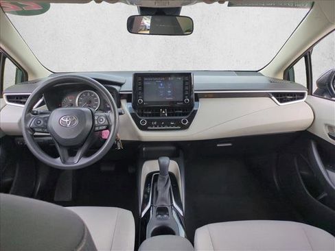 Used 2022 Toyota Corolla LE FWD image 16