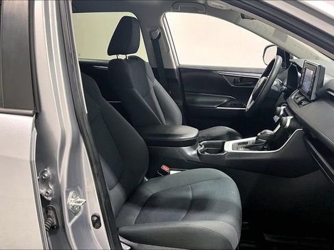 Used 2020 Toyota RAV4 LE AWD/4WD image 35
