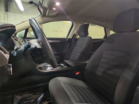 Used 2018 Ford Fusion SE w/ Fusion SE Technology Package image 27
