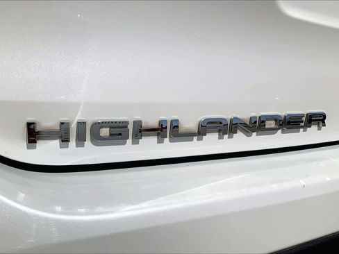 Used 2021 Toyota Highlander XLE image 33