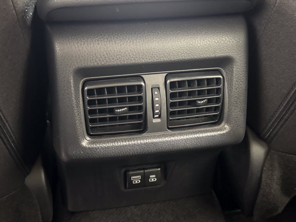 Used 2025 Toyota Camry LE FWD image 19