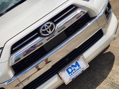 Used 2022 Toyota 4Runner Limited RWD image 13