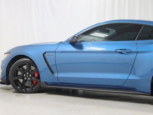 Used 2019 Ford Mustang Shelby GT350R w/ GT350R Equipment Group 920A RWD image 12