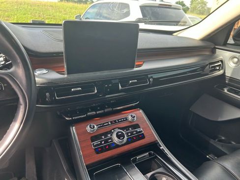 Used 2022 Lincoln Aviator Grand Touring w/ Equipment Group 301A AWD/4WD image 5