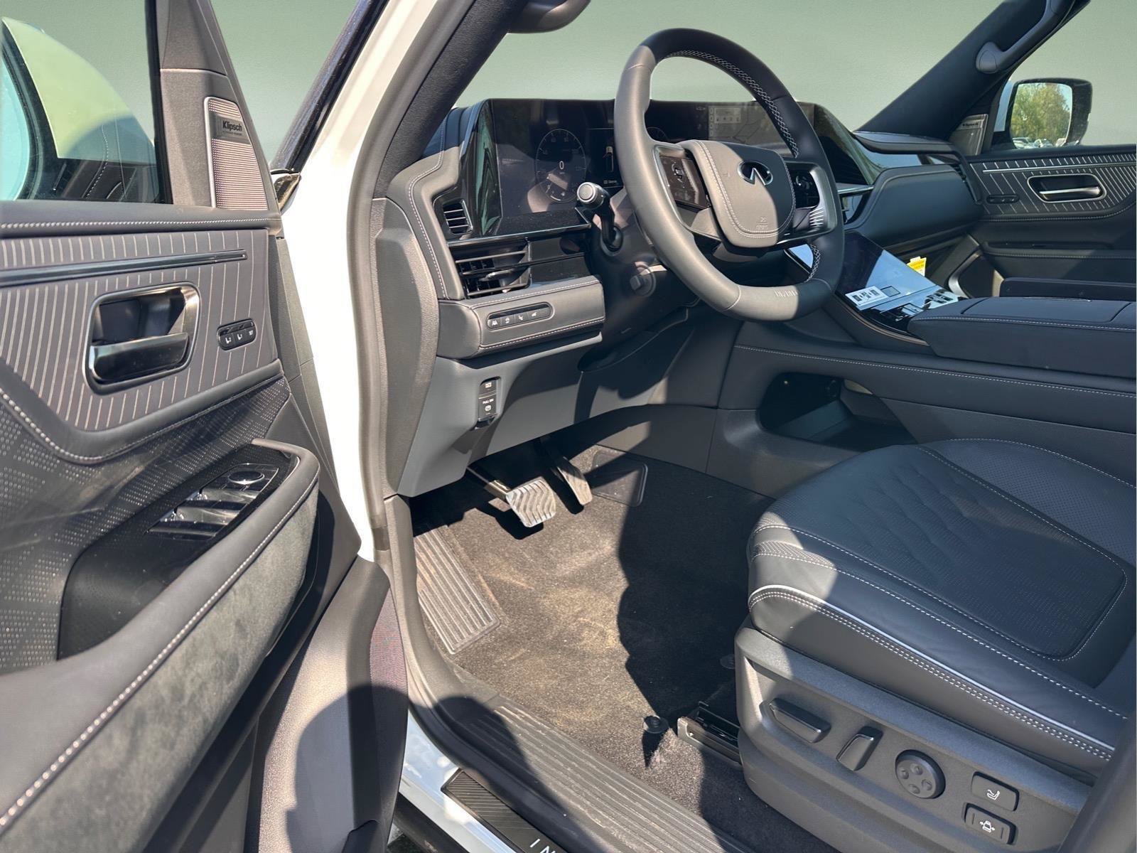 New 2026 INFINITI QX80 Autograph w/ Premium Cargo Package AWD/4WD image 12